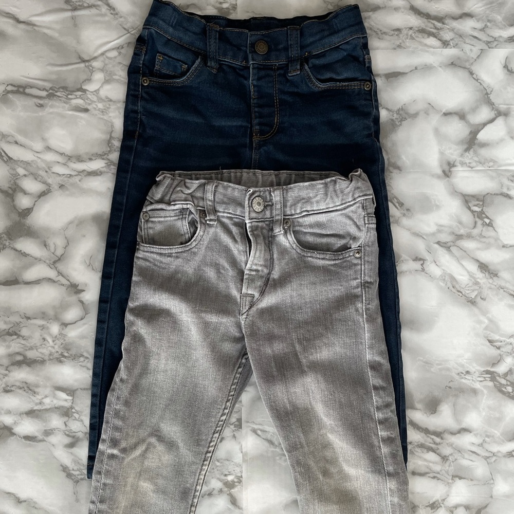 2 pairs of size 3T jeans